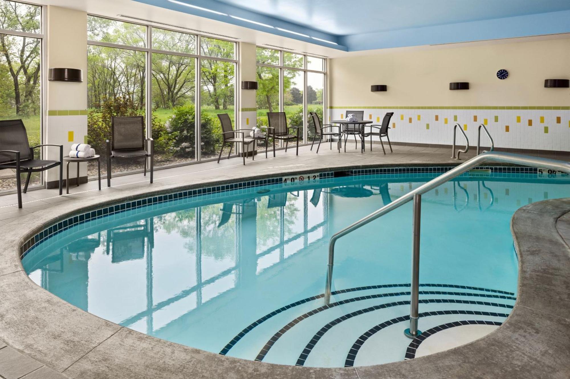 Fairfield Inn & Suites By Marriott Waterloo Cedar Falls Bagian luar foto