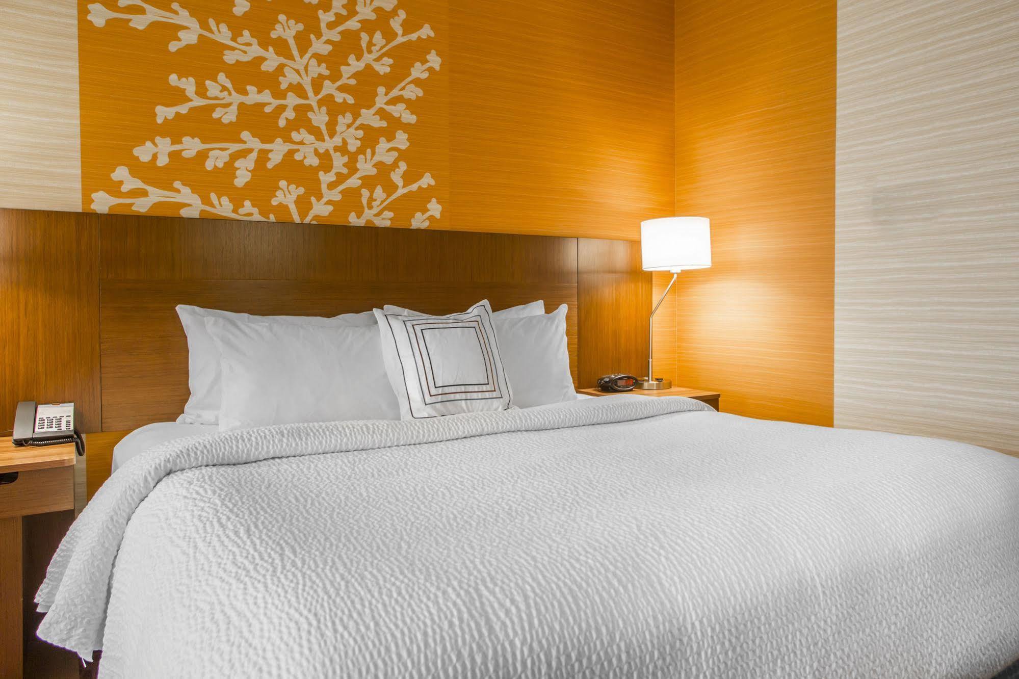 Fairfield Inn & Suites By Marriott Waterloo Cedar Falls Bagian luar foto